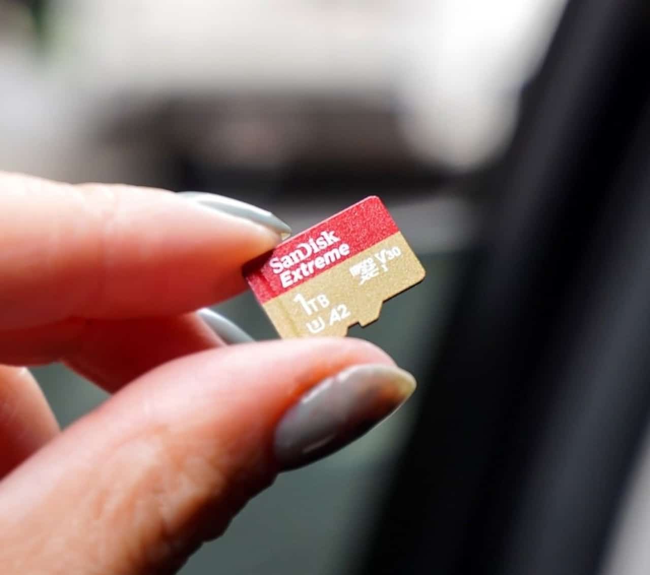 SanDisk 1TB MicroSD Card Review: Insane Storage In A Fingernail Size ...